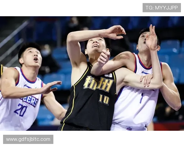 上海112-80大胜山西迎11连胜 李弘权贡献27分 上海112-80大胜山西迎11连胜 李弘权贡献27分